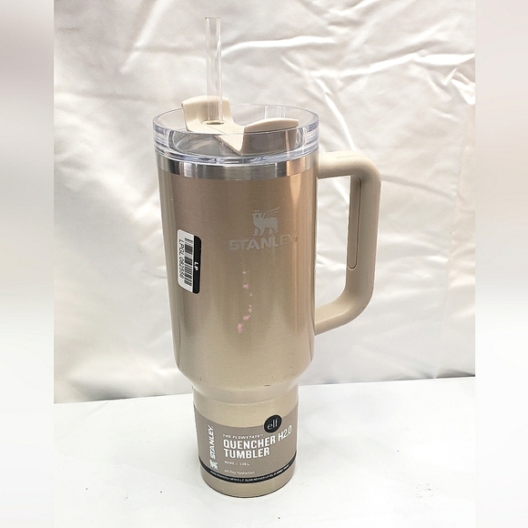 FLAW - NWT Stanley x e.l.f. Special Edition 40oz Tumbler in Honey Talks - Picture 2 of 9